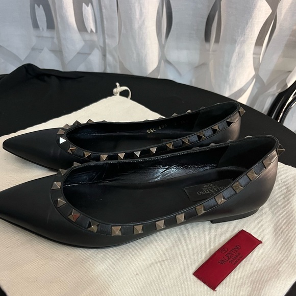 Valentino Noir Women’s Black Leather Gunmetal Rock Stud Pointed Toe Flats - Picture 4 of 7